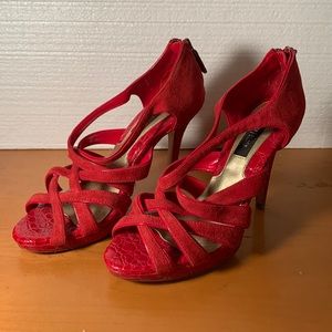 WHITE HOUSE BLACK MARKET RED HEELS- SIZE 7M